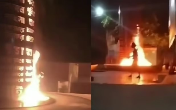 গভীর রাতে জুলাই শহিদ স্মৃতিস্তম্ভে আগুন